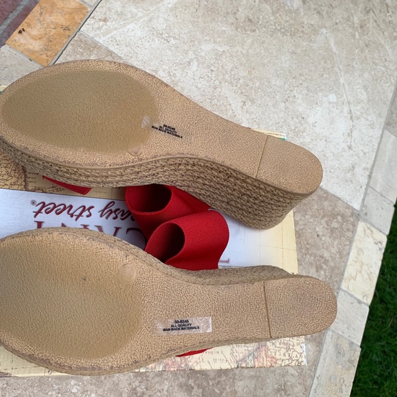 Red Wedge Sandals by Tuscany Easy Street 9W - Picture 5 of 5